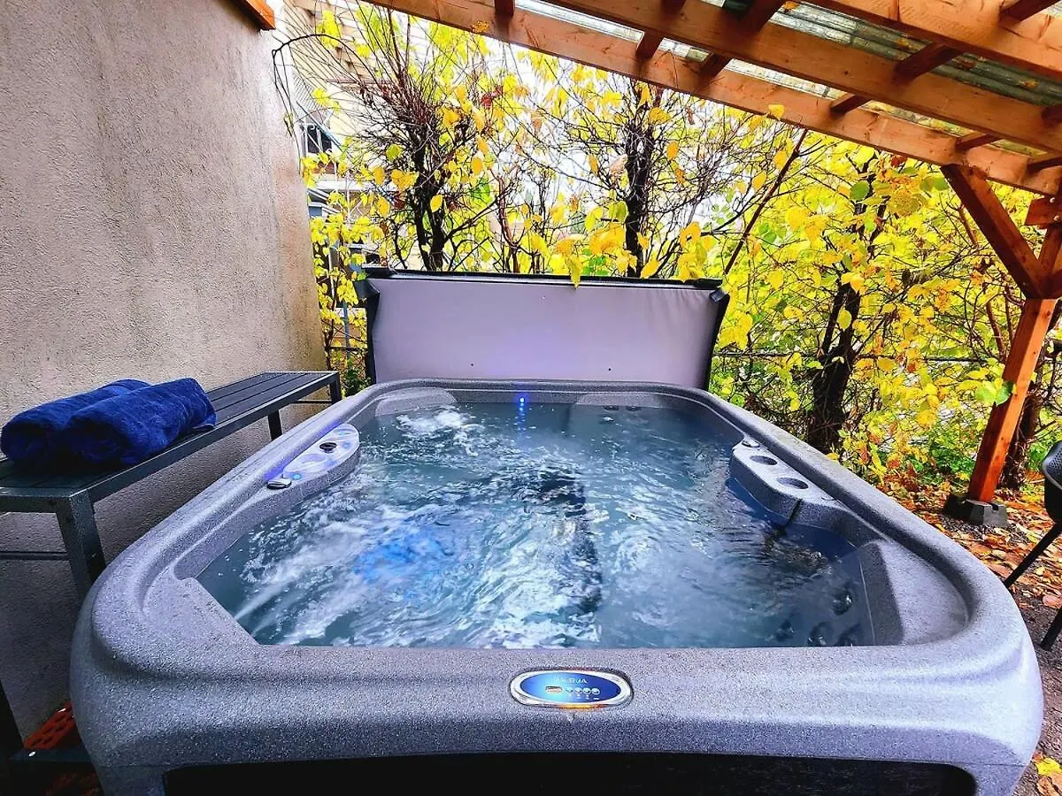 Apartment Spacious 2Br Hot Tub 2 Free P 8 Min City Center Quebec City Canada